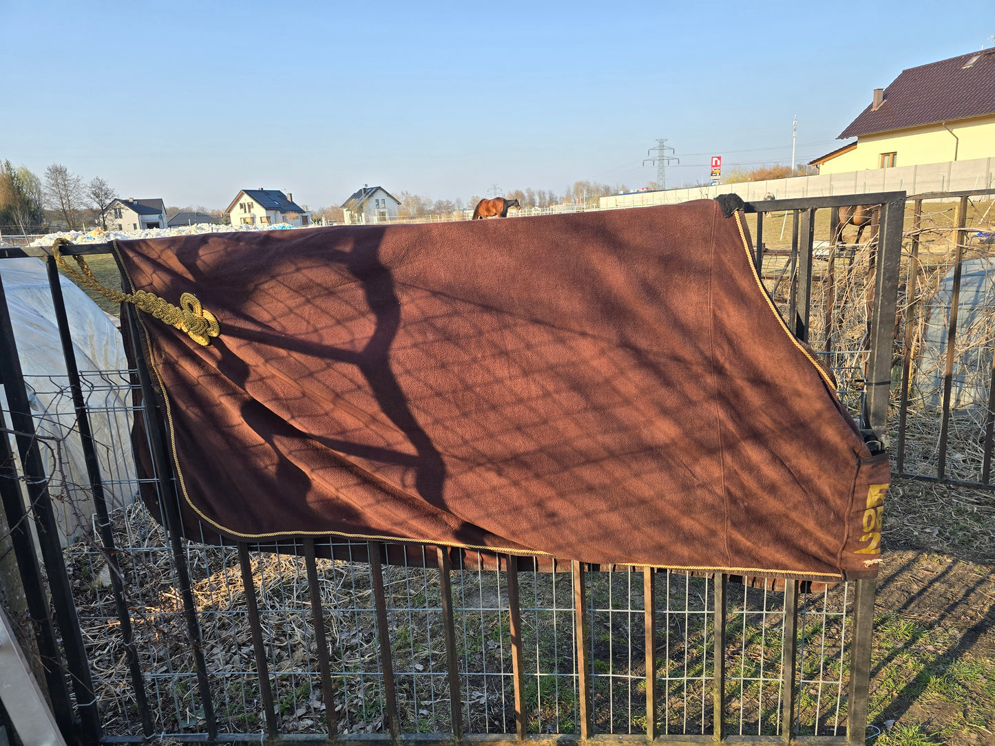 Derka polarowa 145cm Zdobiona