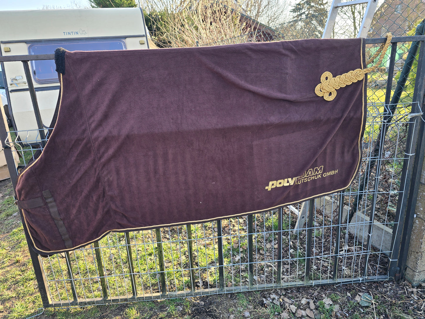 Derka polarowa 145cm Zdobiona