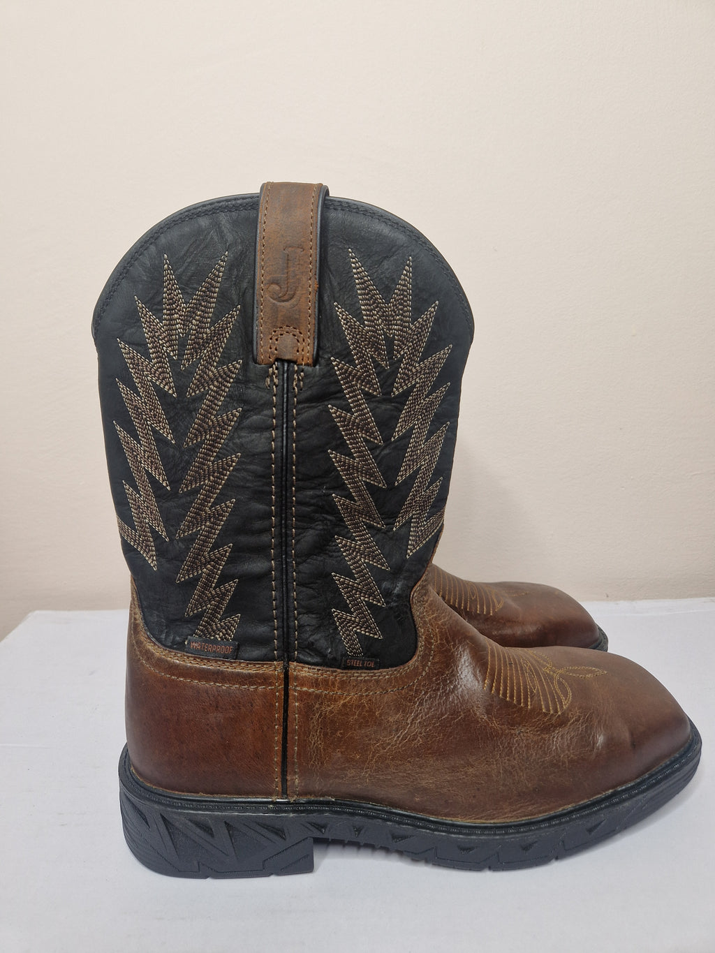 Kowbojki marki Justin Black-Brown