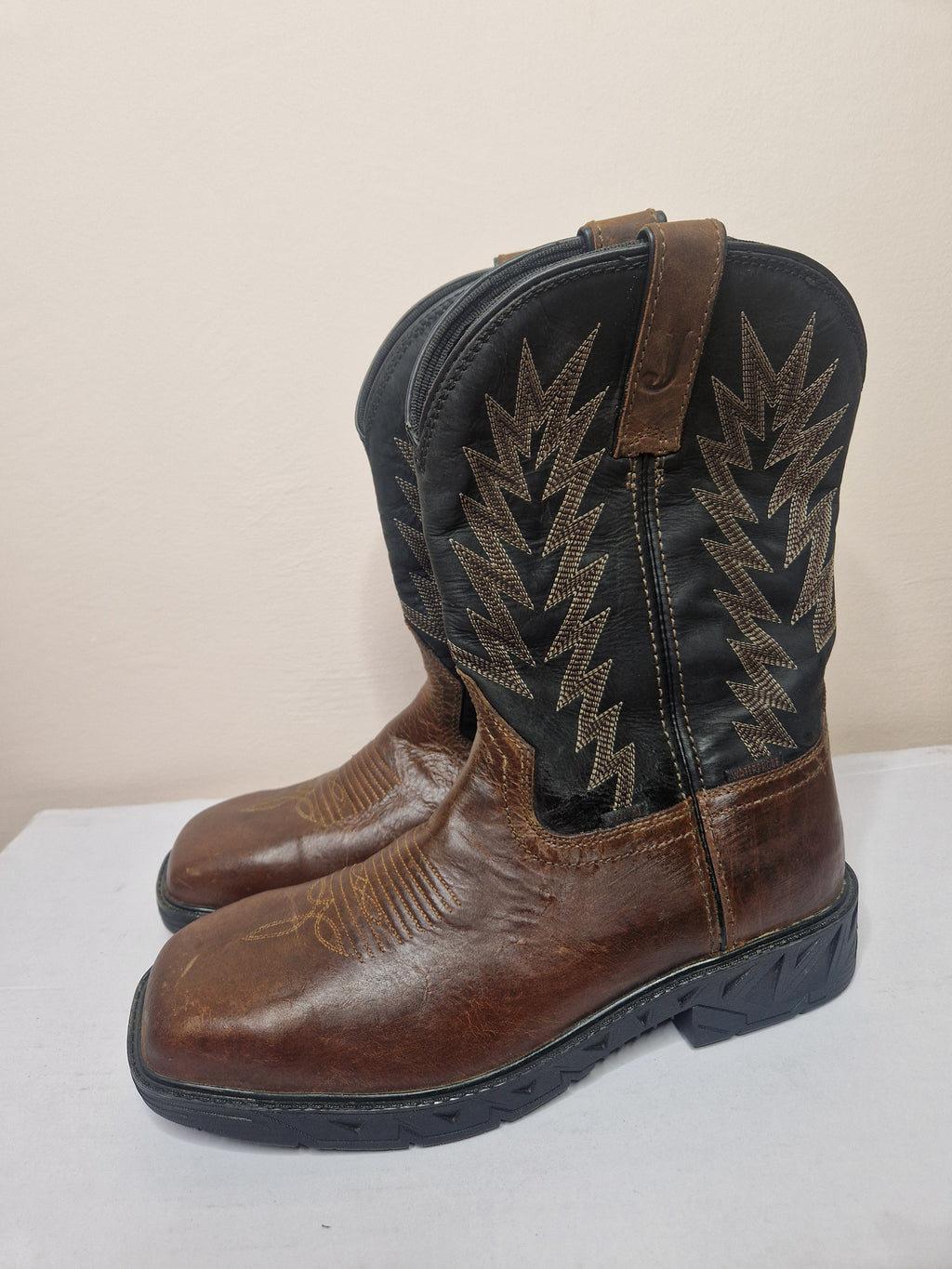 Kowbojki marki Justin Black-Brown