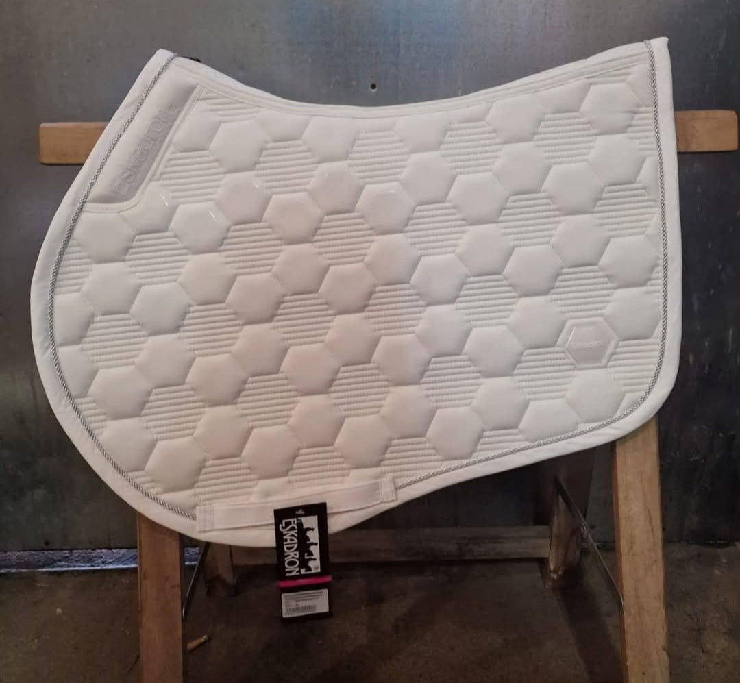 Czaprak Eskadron Softshell (Reflexx 21), white VS biały nowy