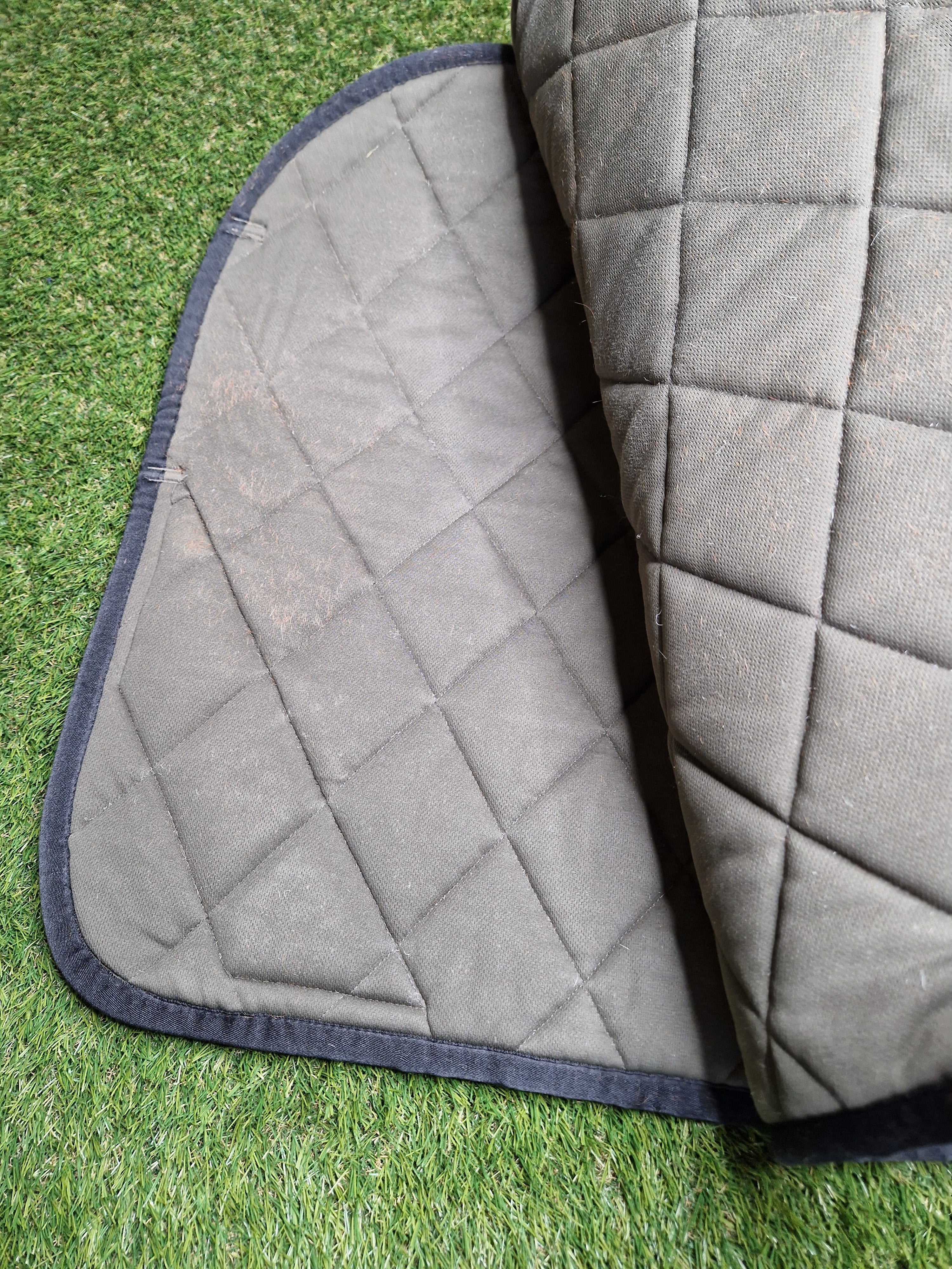 Czaprak Eskadron Vintage Diagonal, oliwkowy Eskadron Next Generation wiosna-lato 2015