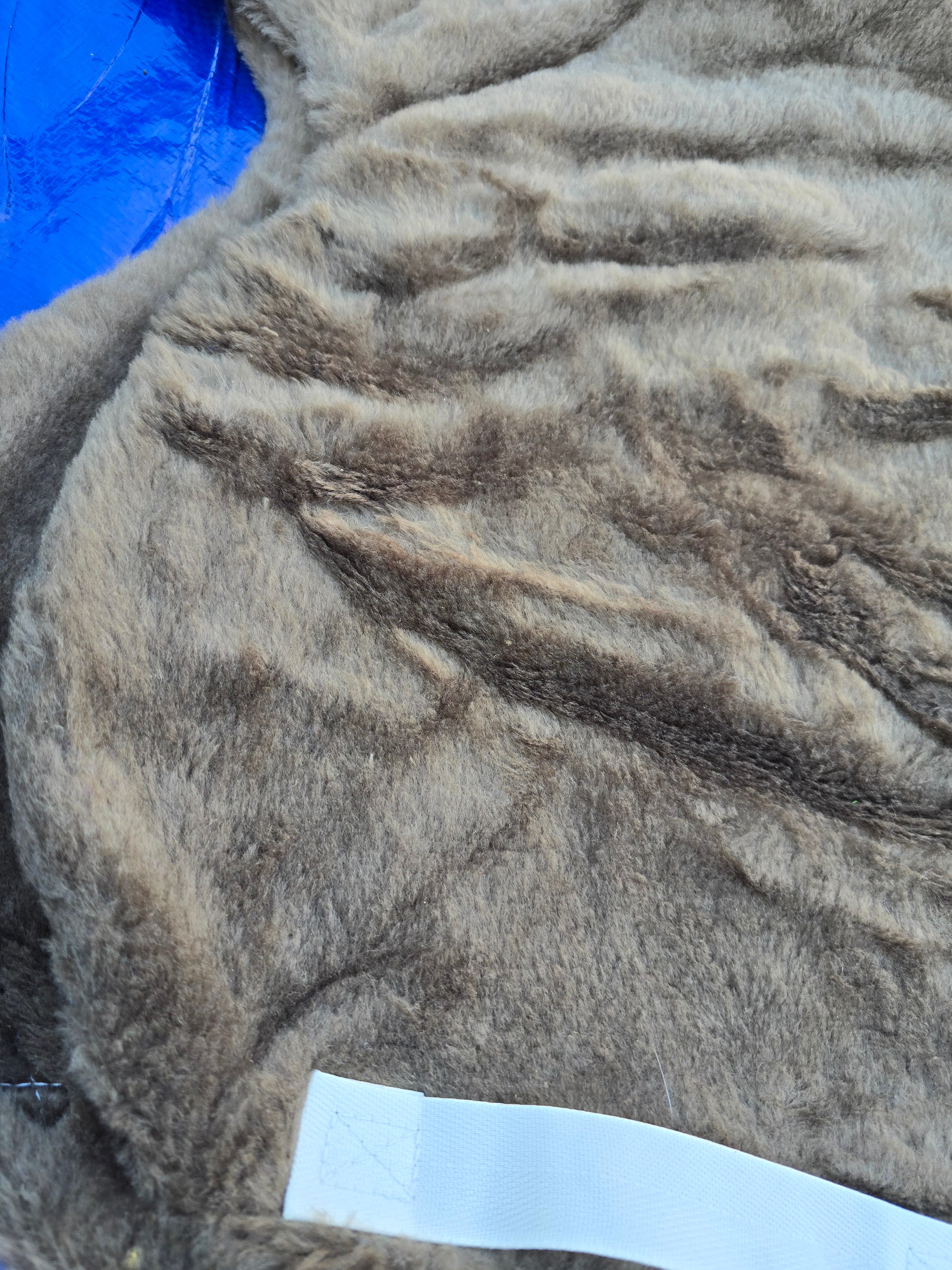 Czaprak futerkowy brązowy