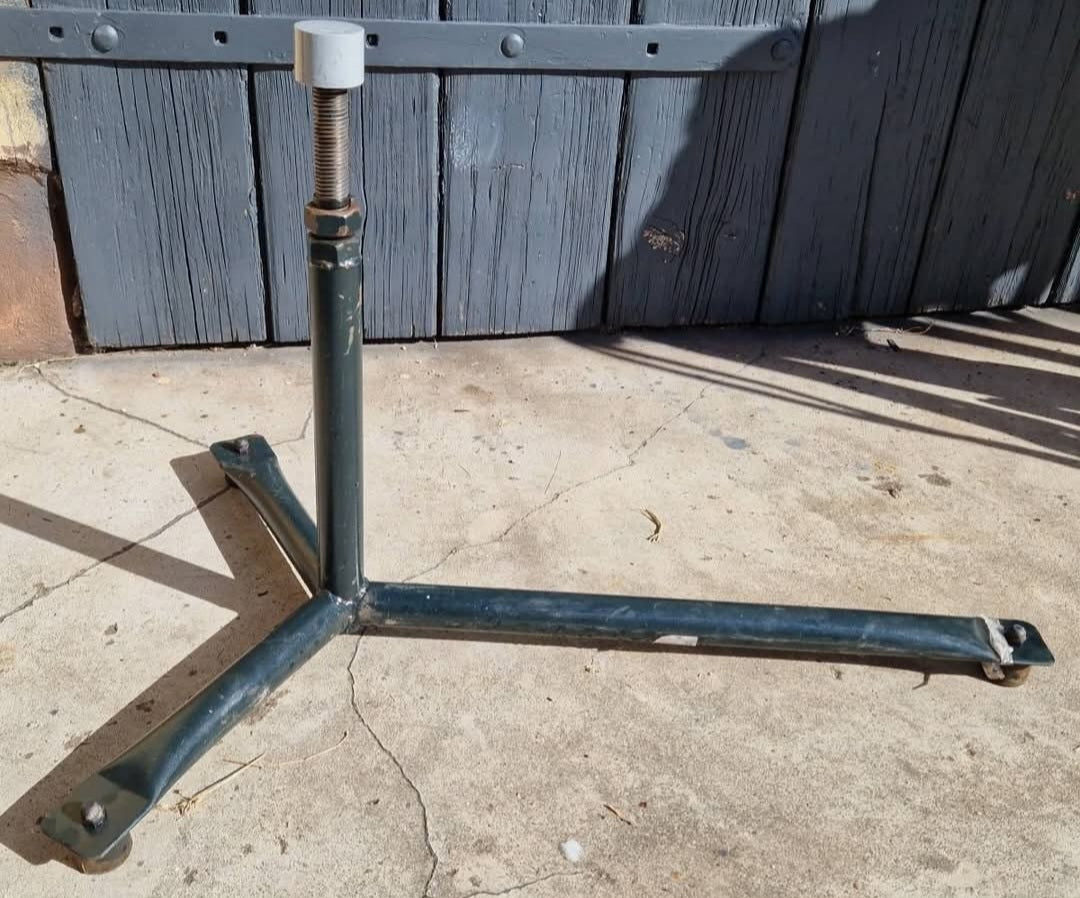 Stojak do werkowania kopyt