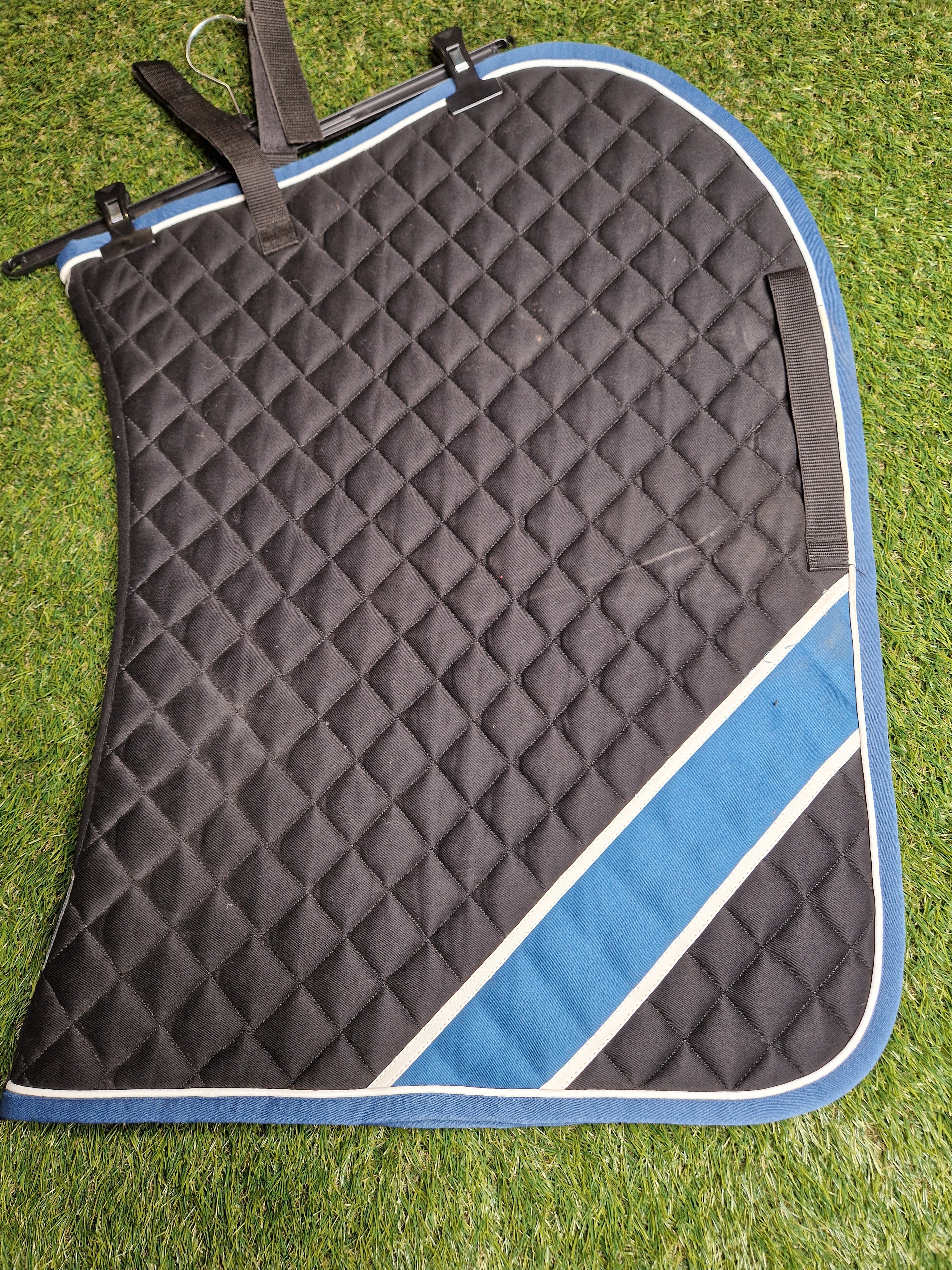 Czaprak eskadron VS czarny ocean