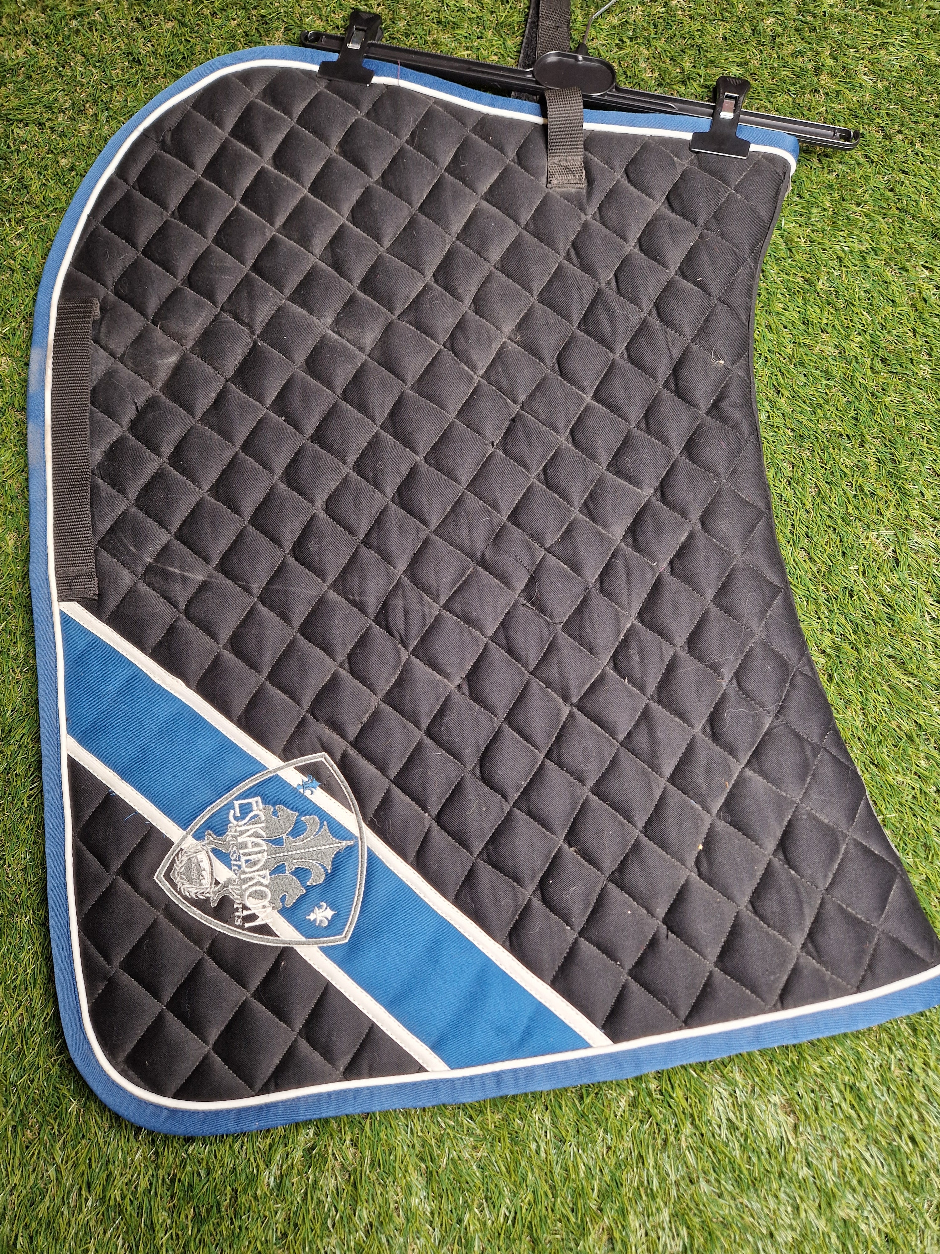 Czaprak eskadron VS czarny ocean