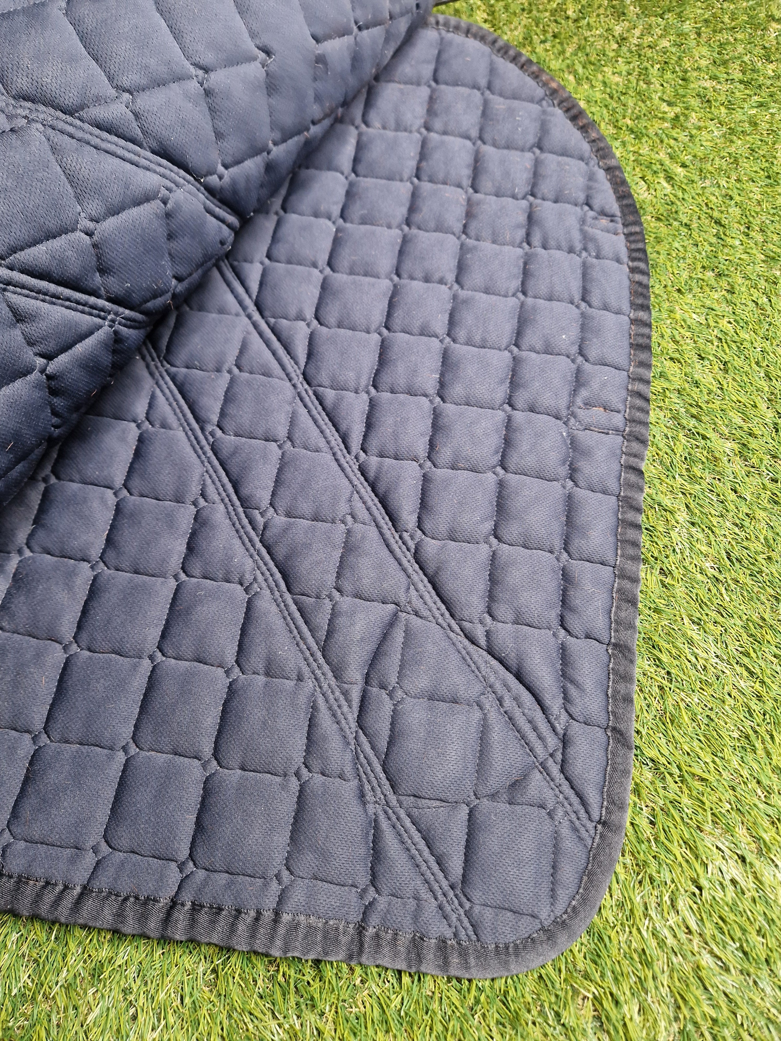 Czaprak VS eskadron navy Pink