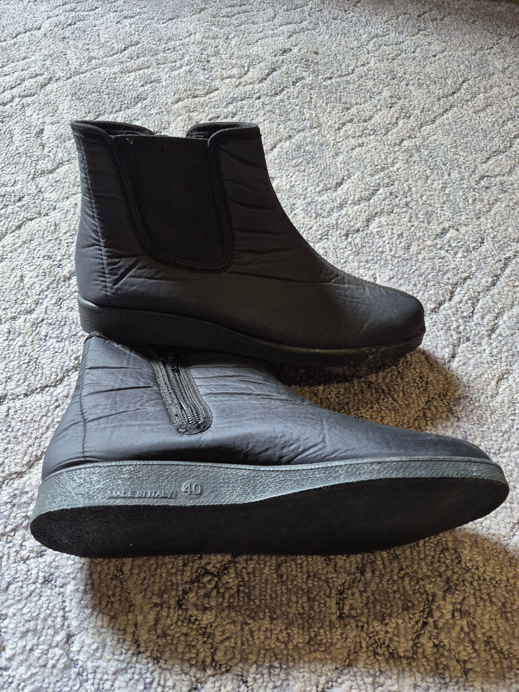 Buty sztyblety zapinane na zamek 40 rozm.
